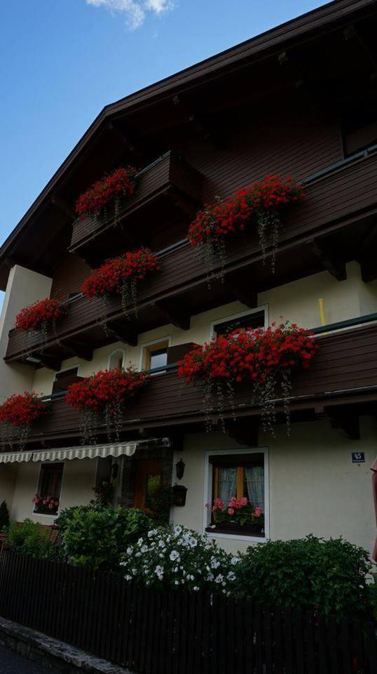 Gaestehaus Neuhauser Apartment Zell am Ziller Exterior photo