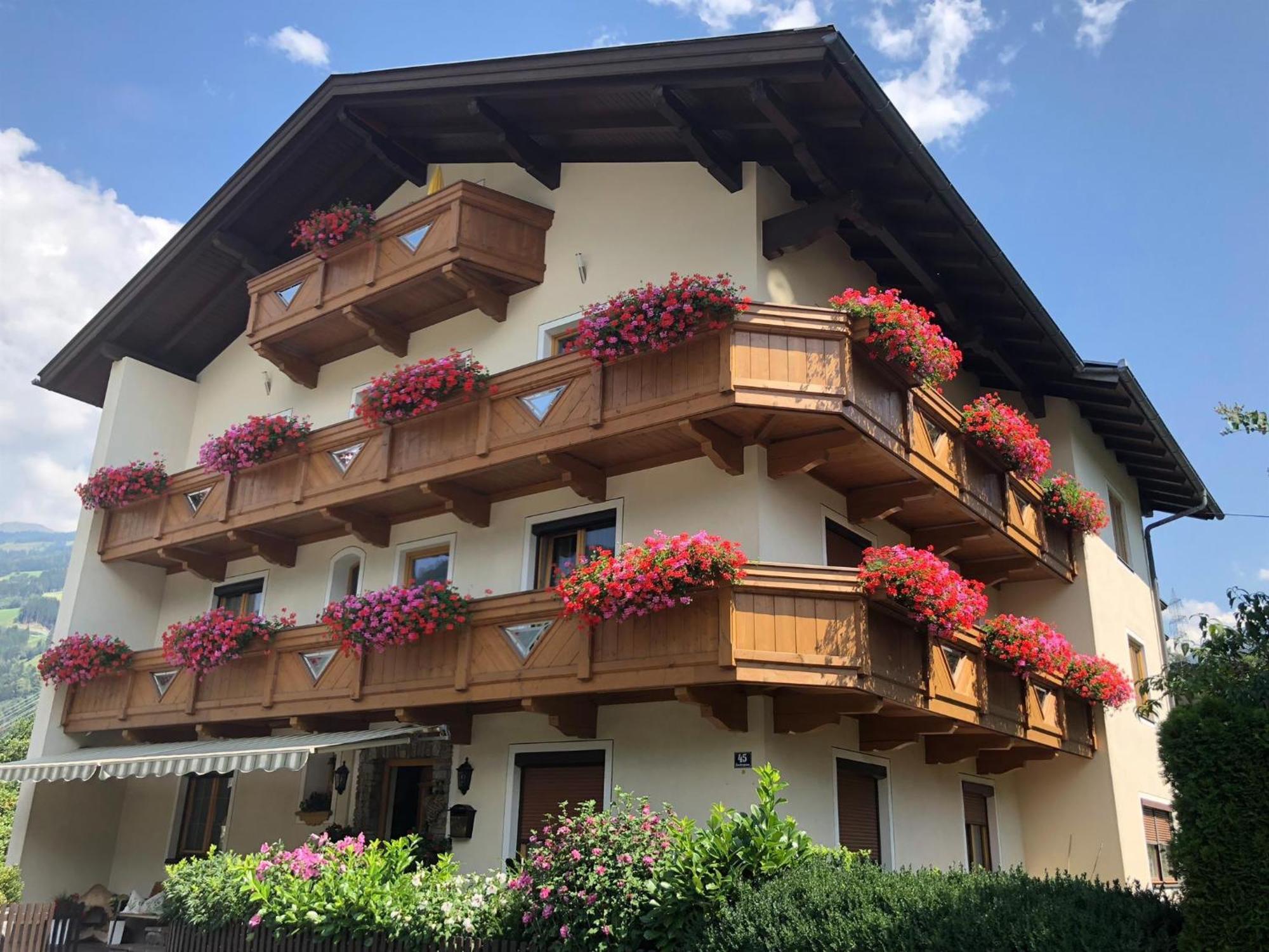 Gaestehaus Neuhauser Apartment Zell am Ziller Exterior photo